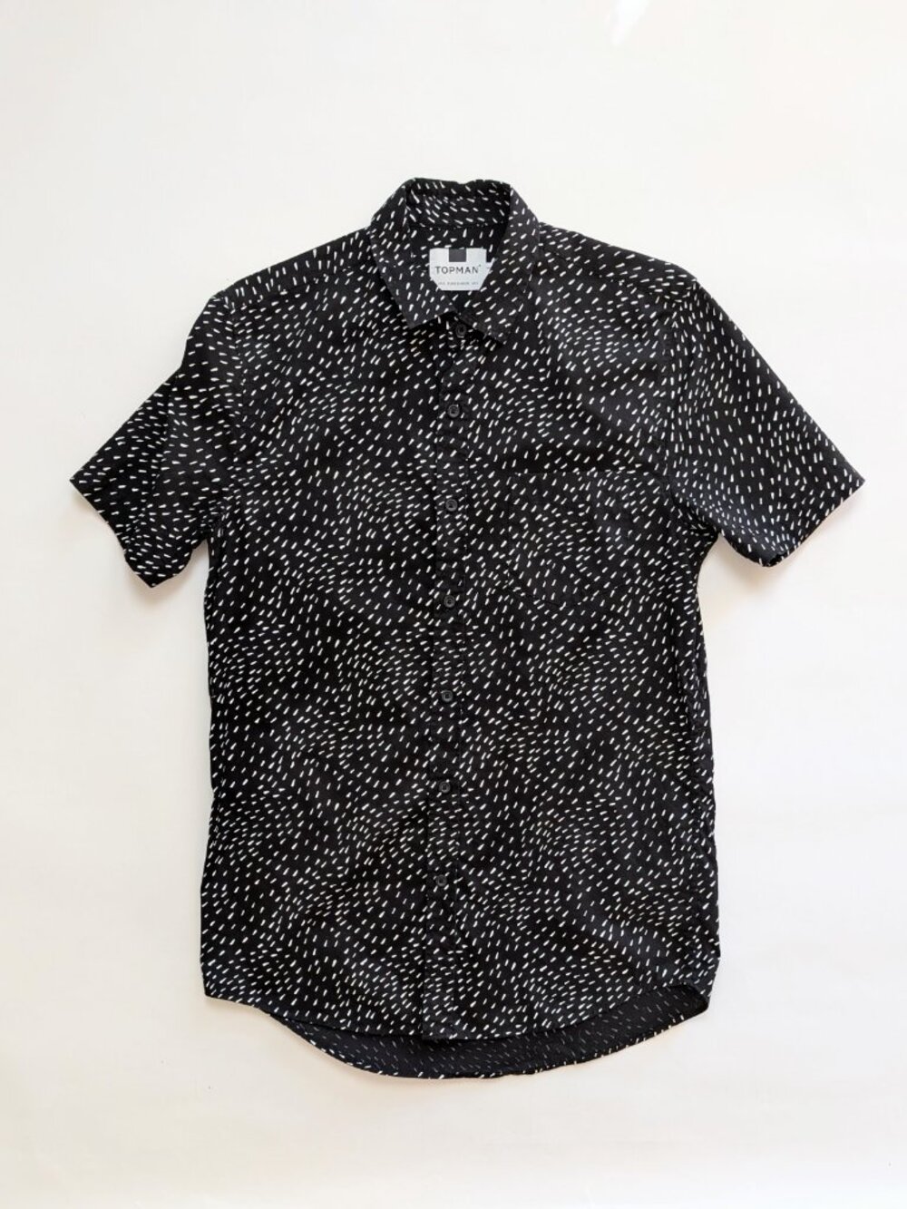 TOPMAN Men's Black Dash / Raindrop Print Short Sleeve Button Down Shirt Size S